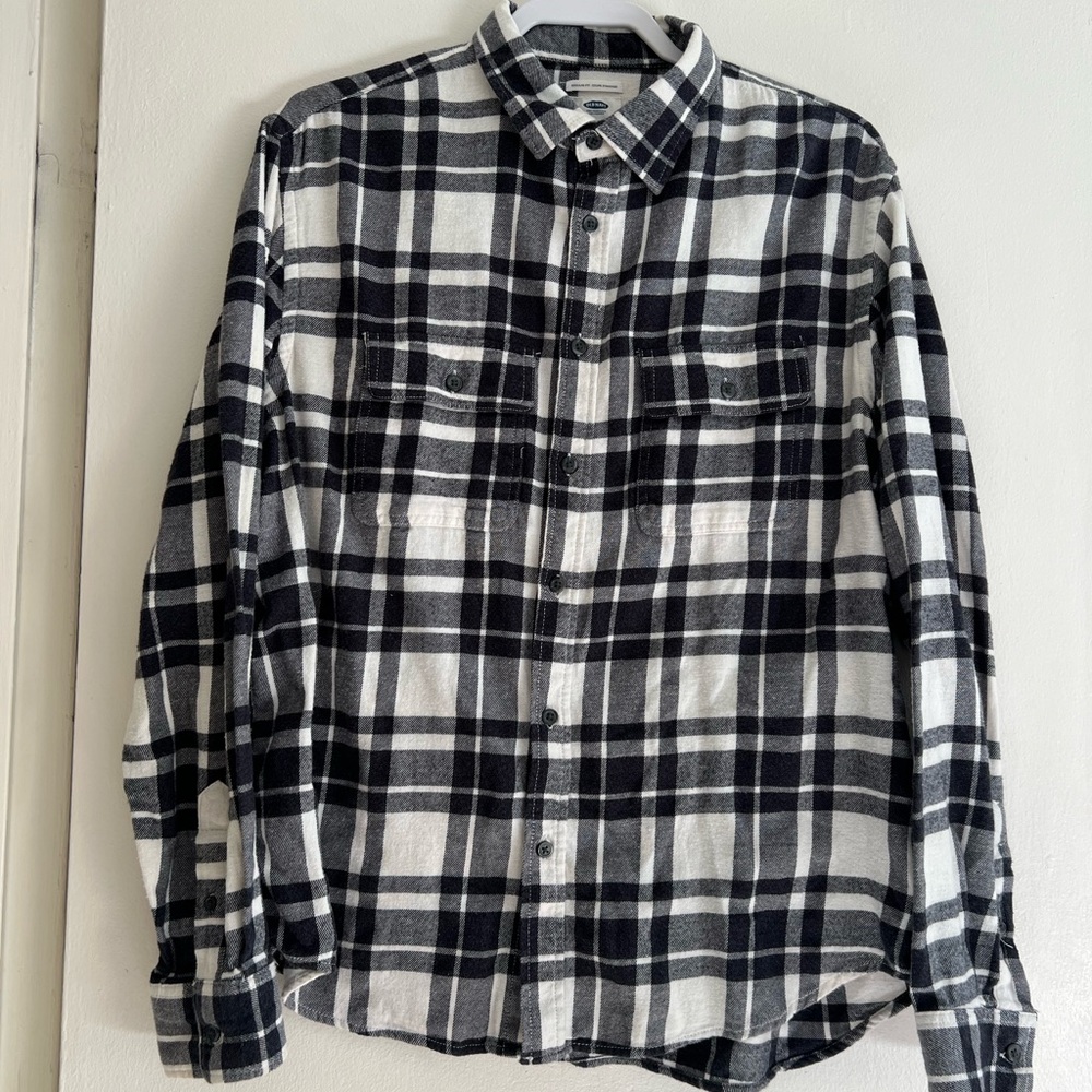 Old Navy Black and White Checkered Casual Shirt